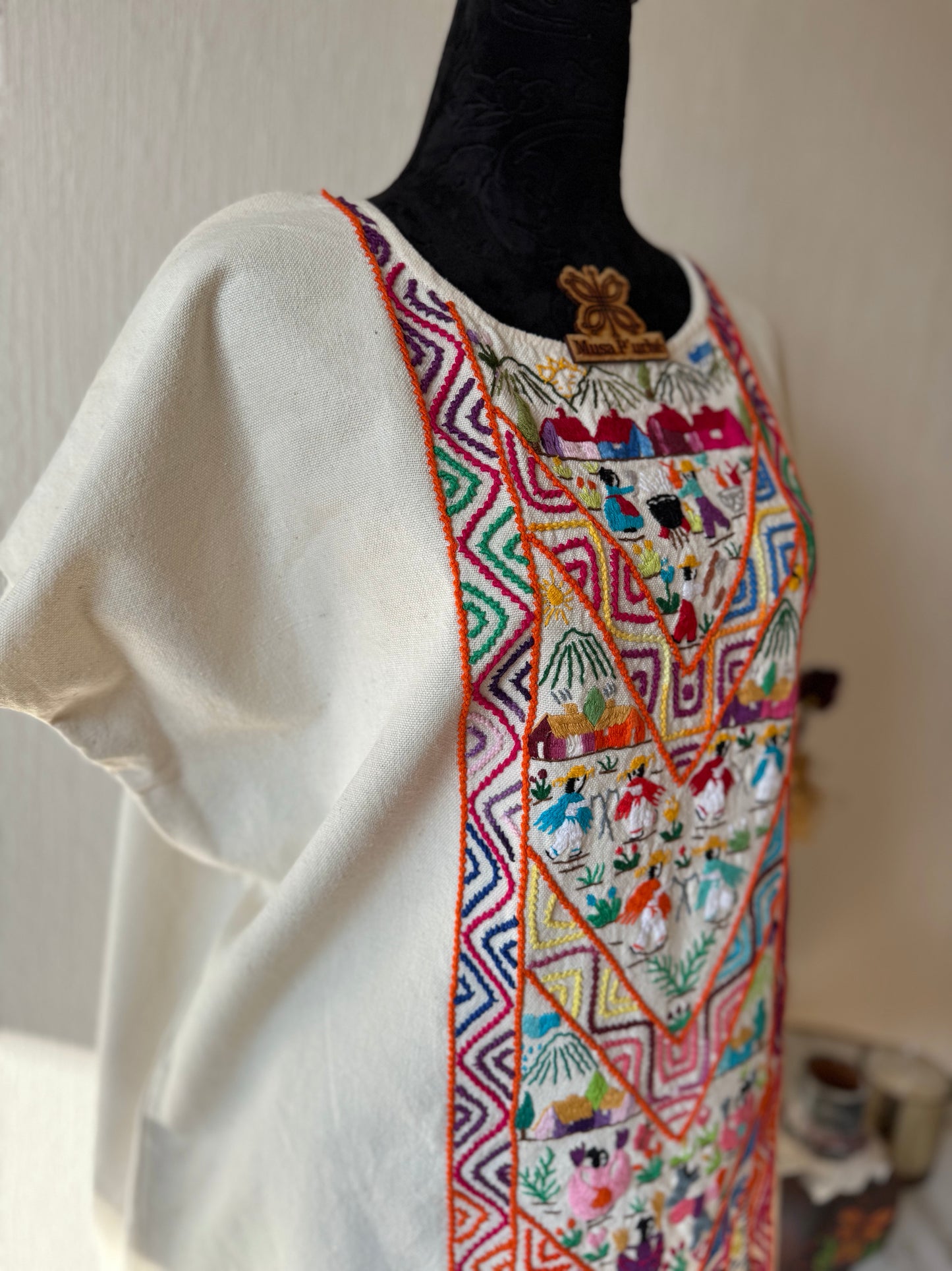 Huanengo bordado de historias