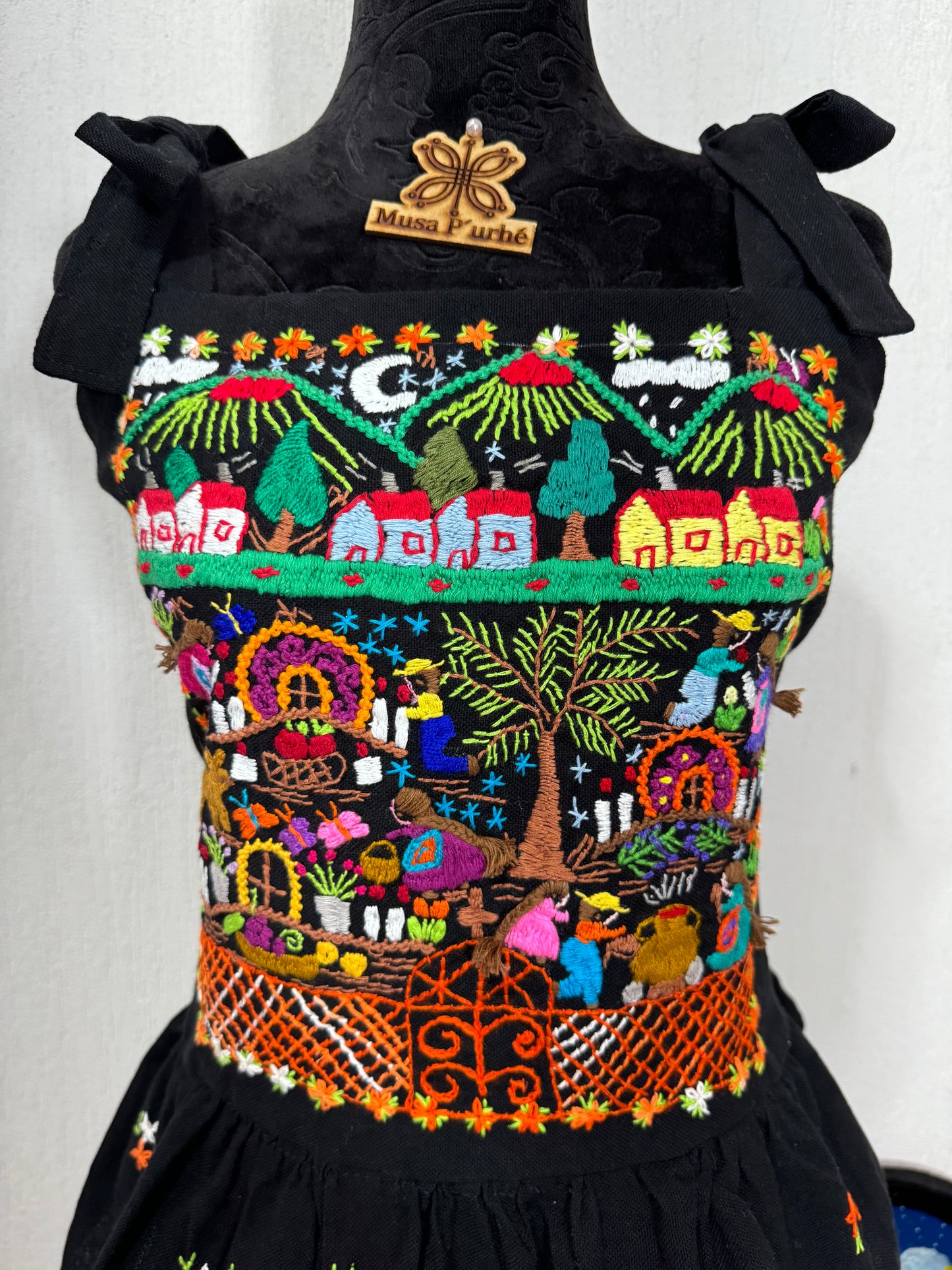 Top tsitsiki “Noche de muertos”