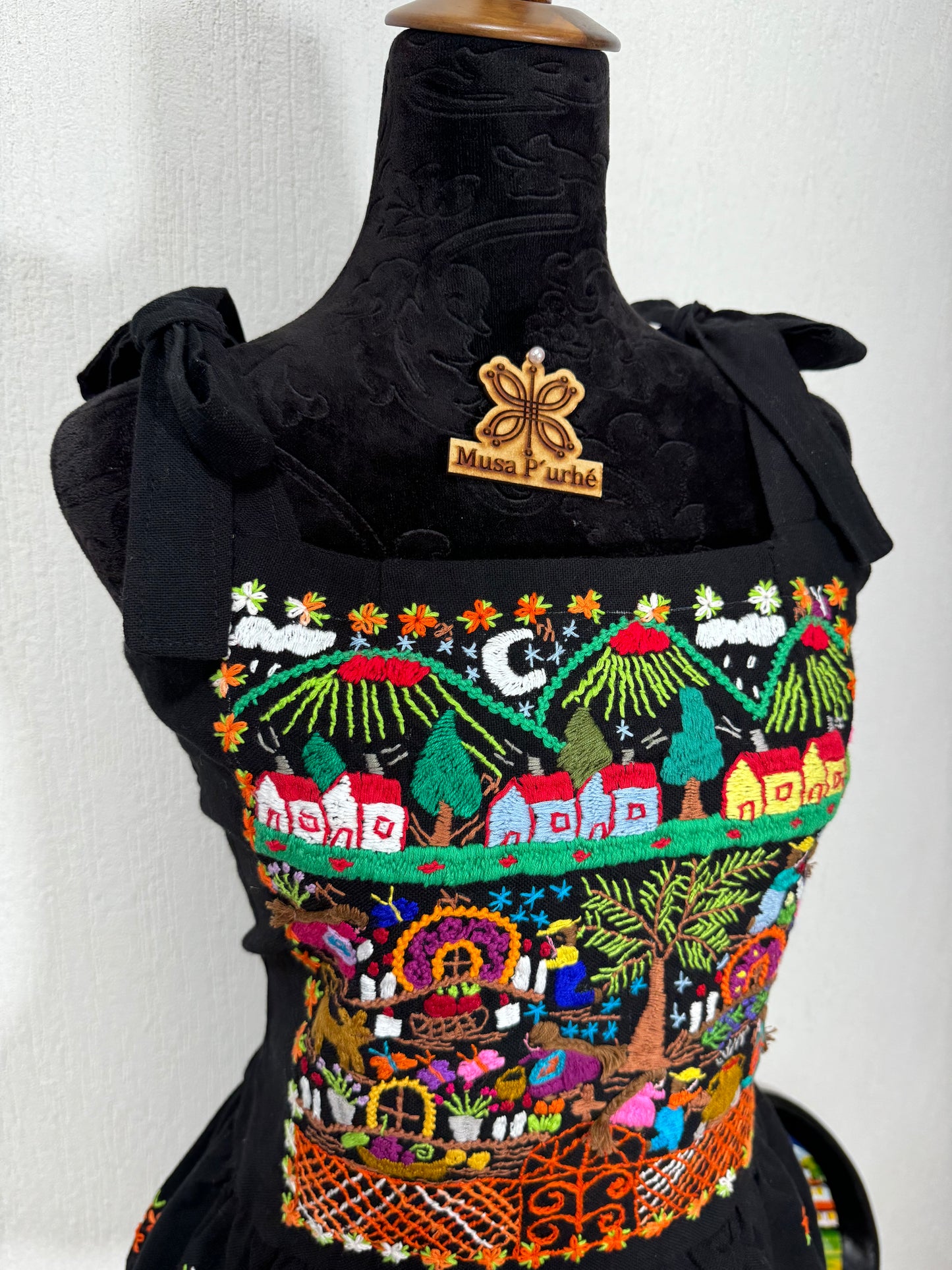 Top tsitsiki “Noche de muertos”
