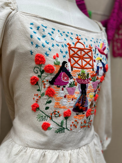 Blusa Ireri Cempasúchil y altar