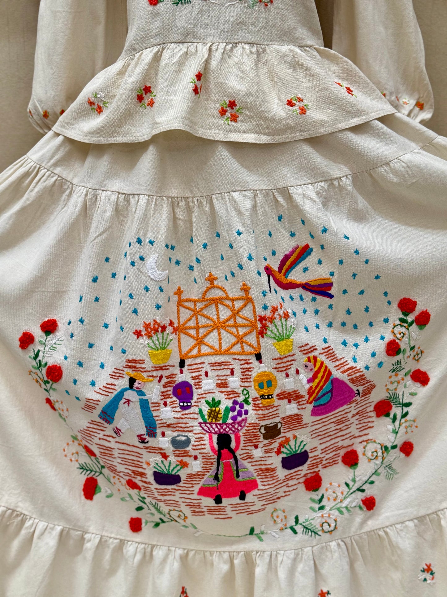 Falda Cempasúchil y altar