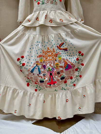 Falda Cempasúchil y altar