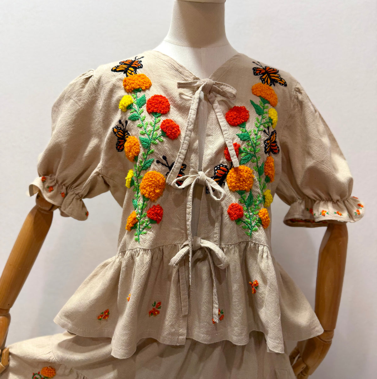 Blusa Apatsïkua ka kolombrini