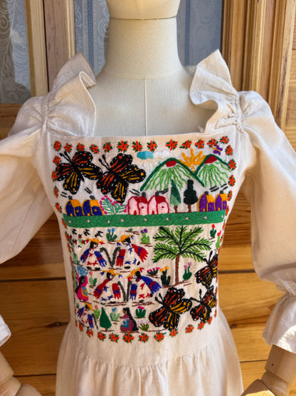 Vestido Erandi viejitos y monarcas