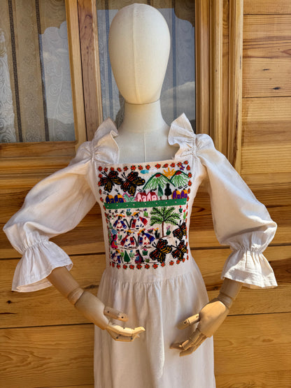 Vestido Erandi viejitos y monarcas